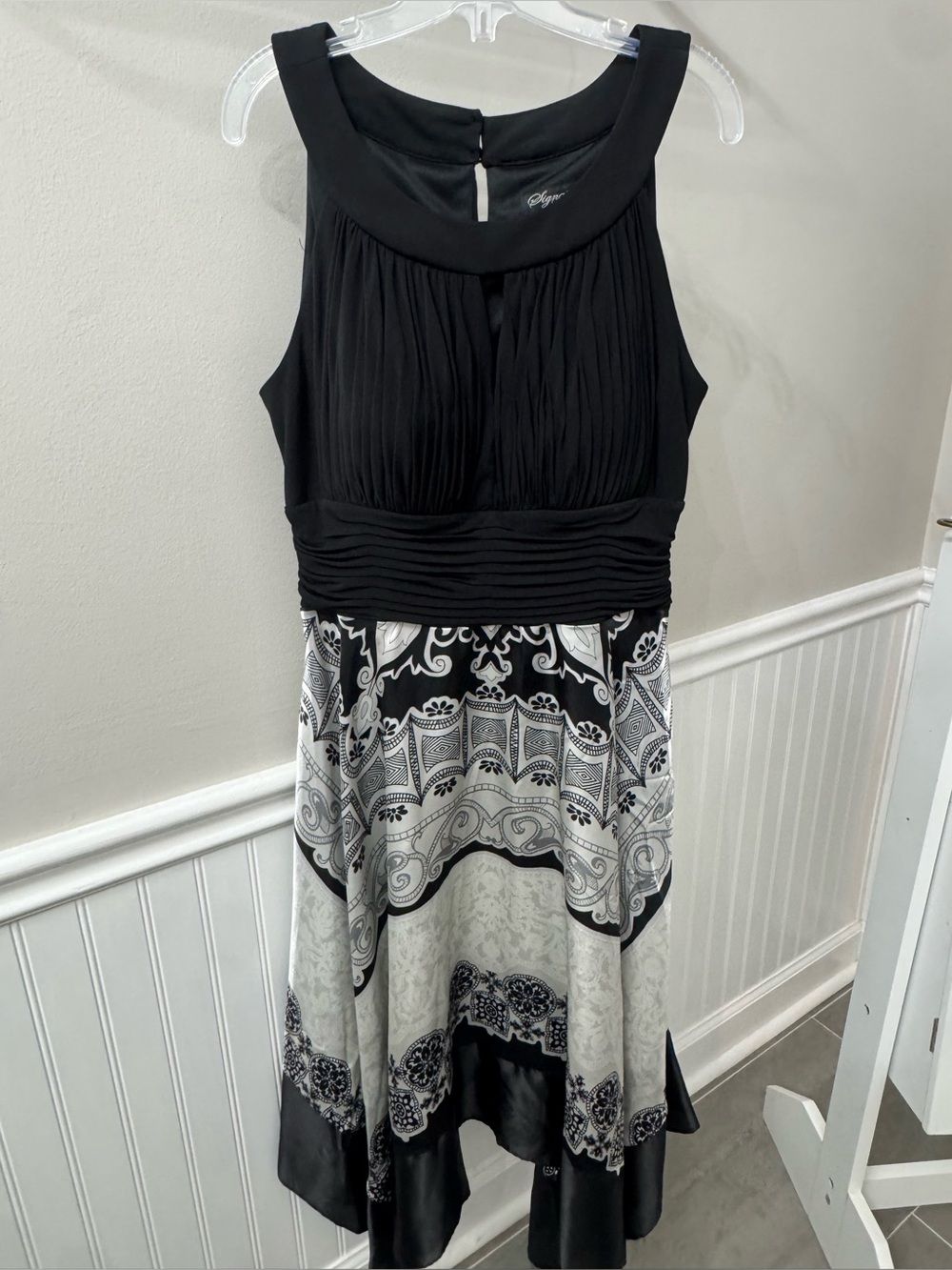 Signature by Sangria Black White Paisley Handkerchief Hem Dress Sz 12